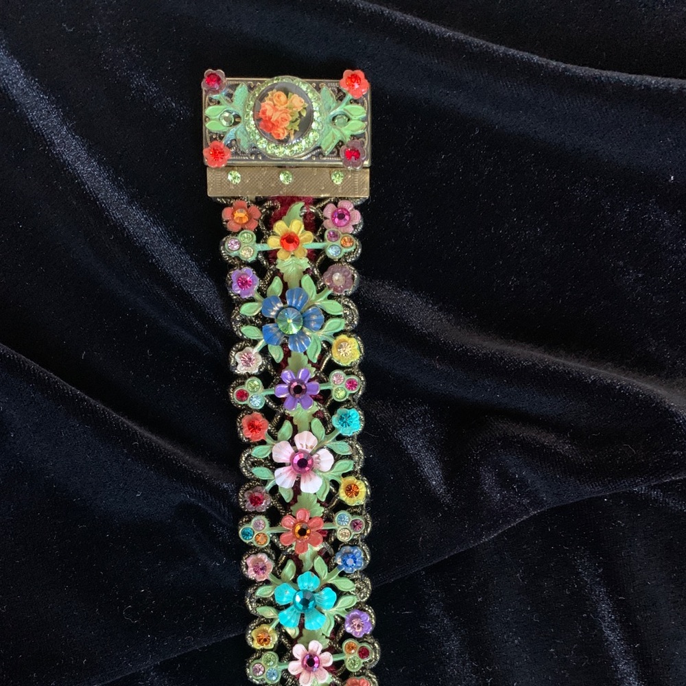Vintage costume bracelet